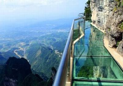 奇峰歷險(xiǎn)，游張家界天門山游記